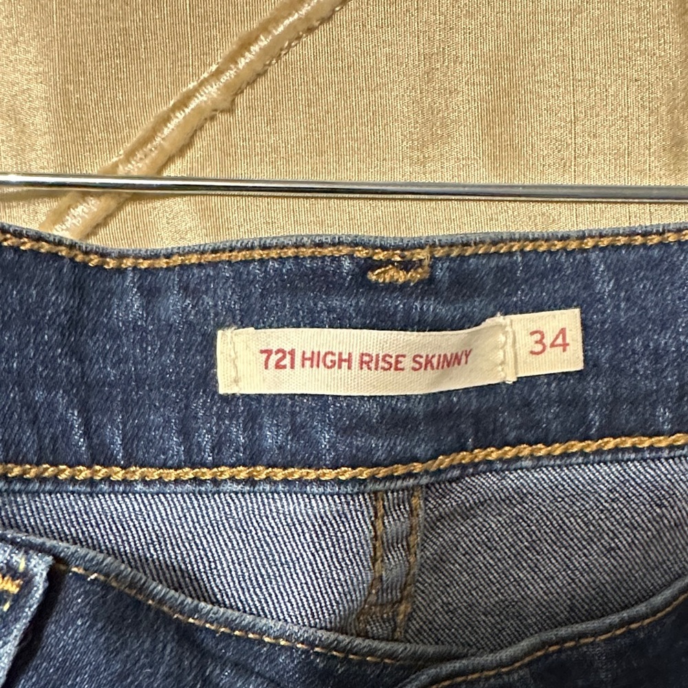 Levi’s Women Blue Denim Jeans 34 x 30 NWOT - Picture 2 of 3